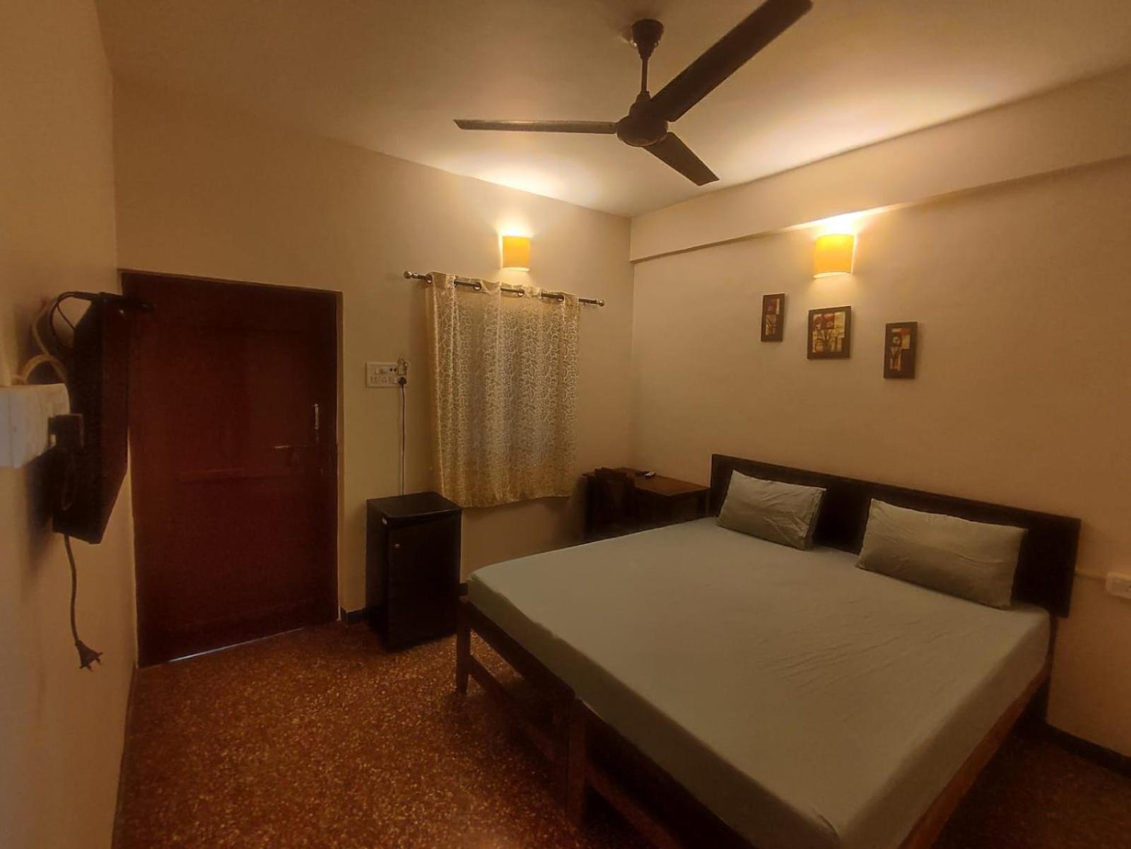 Hill View Guest House Anjuna Extérieur photo